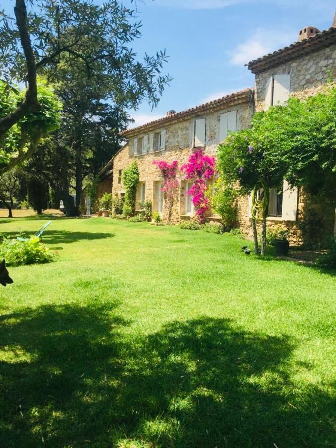 Villa Provencale Familiale Avec Piscine Гримо Екстериор снимка