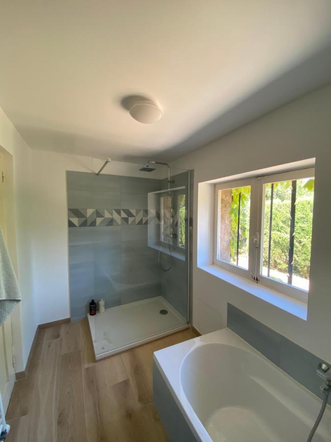 Villa Provencale Familiale Avec Piscine Гримо Екстериор снимка