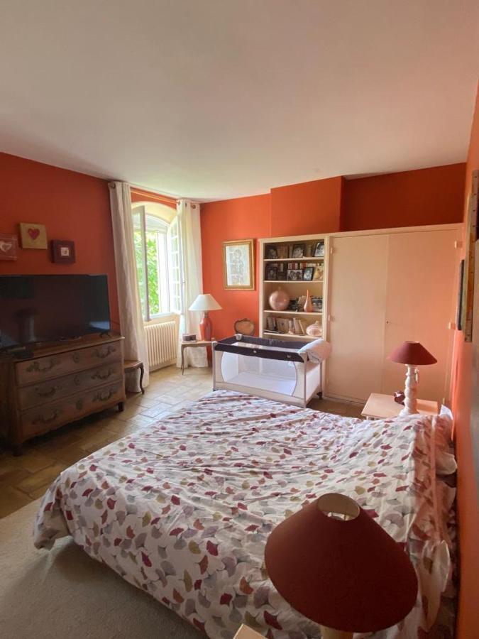 Villa Provencale Familiale Avec Piscine Гримо Екстериор снимка