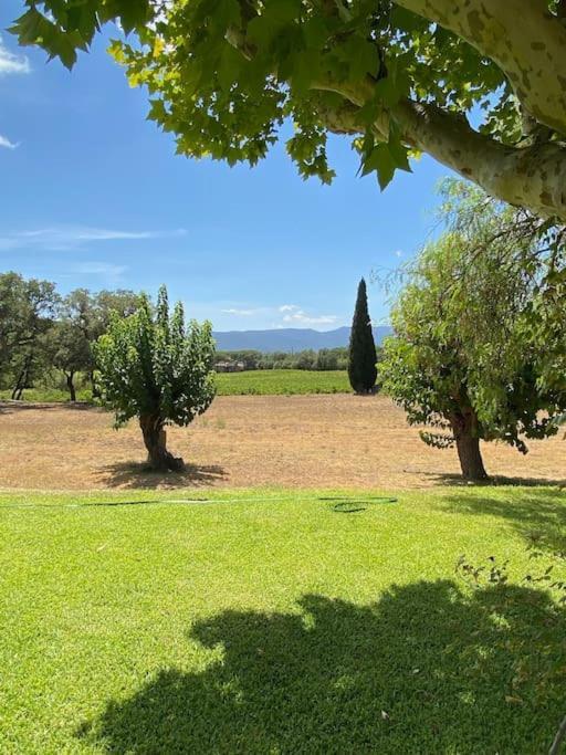 Villa Provencale Familiale Avec Piscine Гримо Екстериор снимка